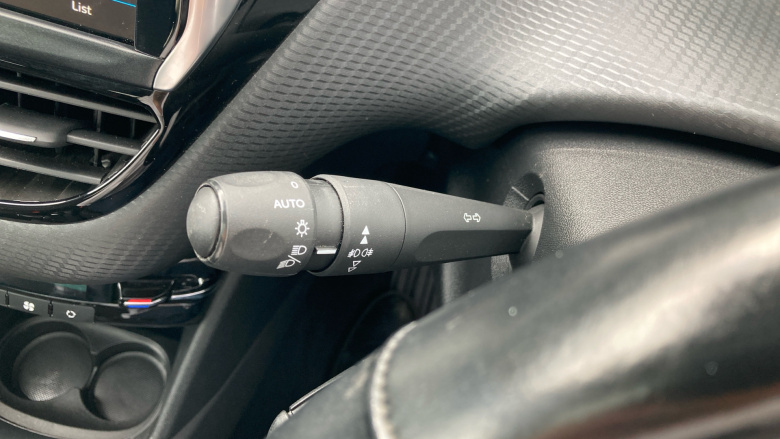 Peugeot 208 1.2 PureTech 82 Tech Edition 5dr [Start Stop] Petrol Hatchback